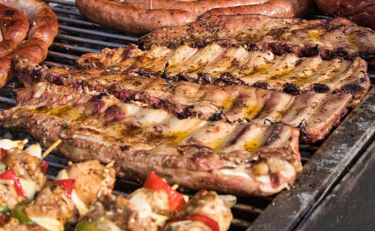 Los rosarinos ya preparan el asado del domingo.