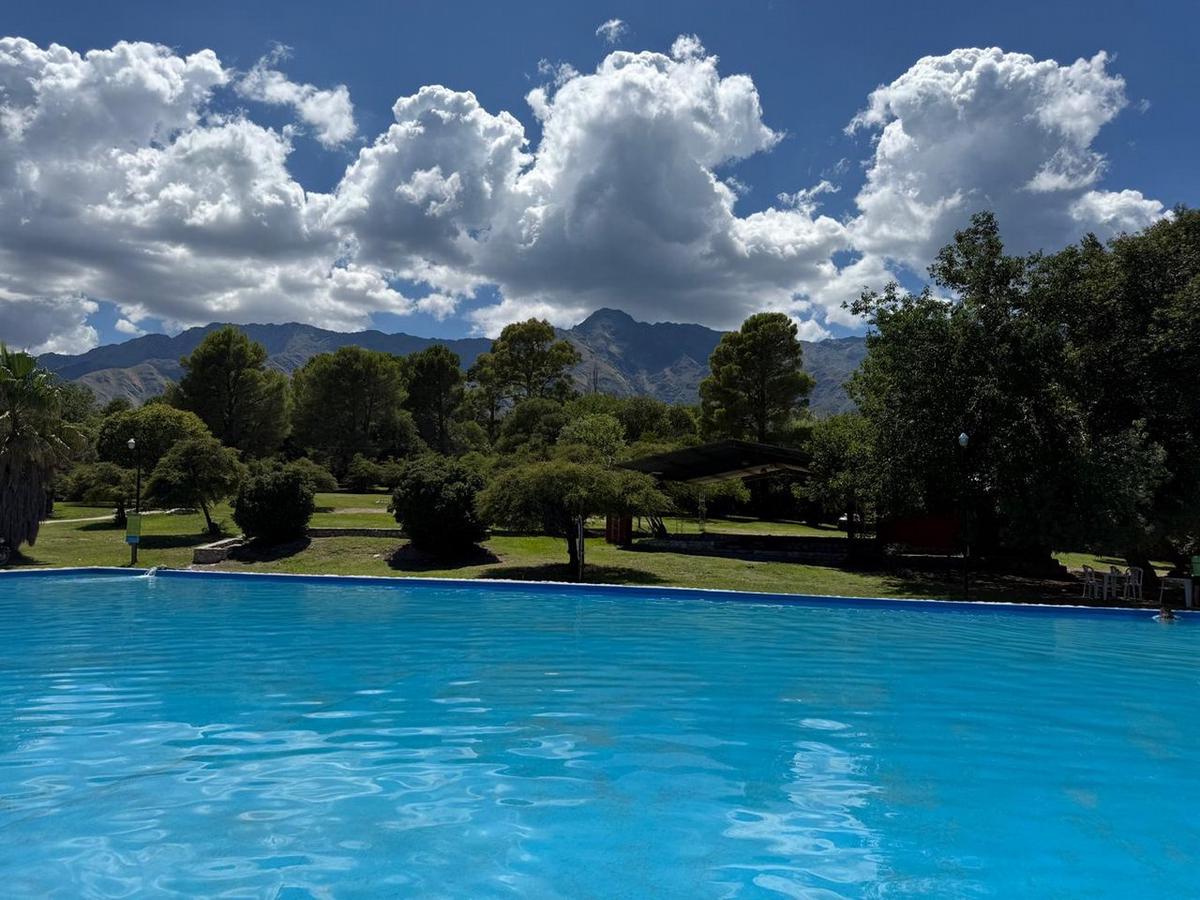 El Balneario San Javier, un paisaje serrano para refrescarse en Traslasierra.