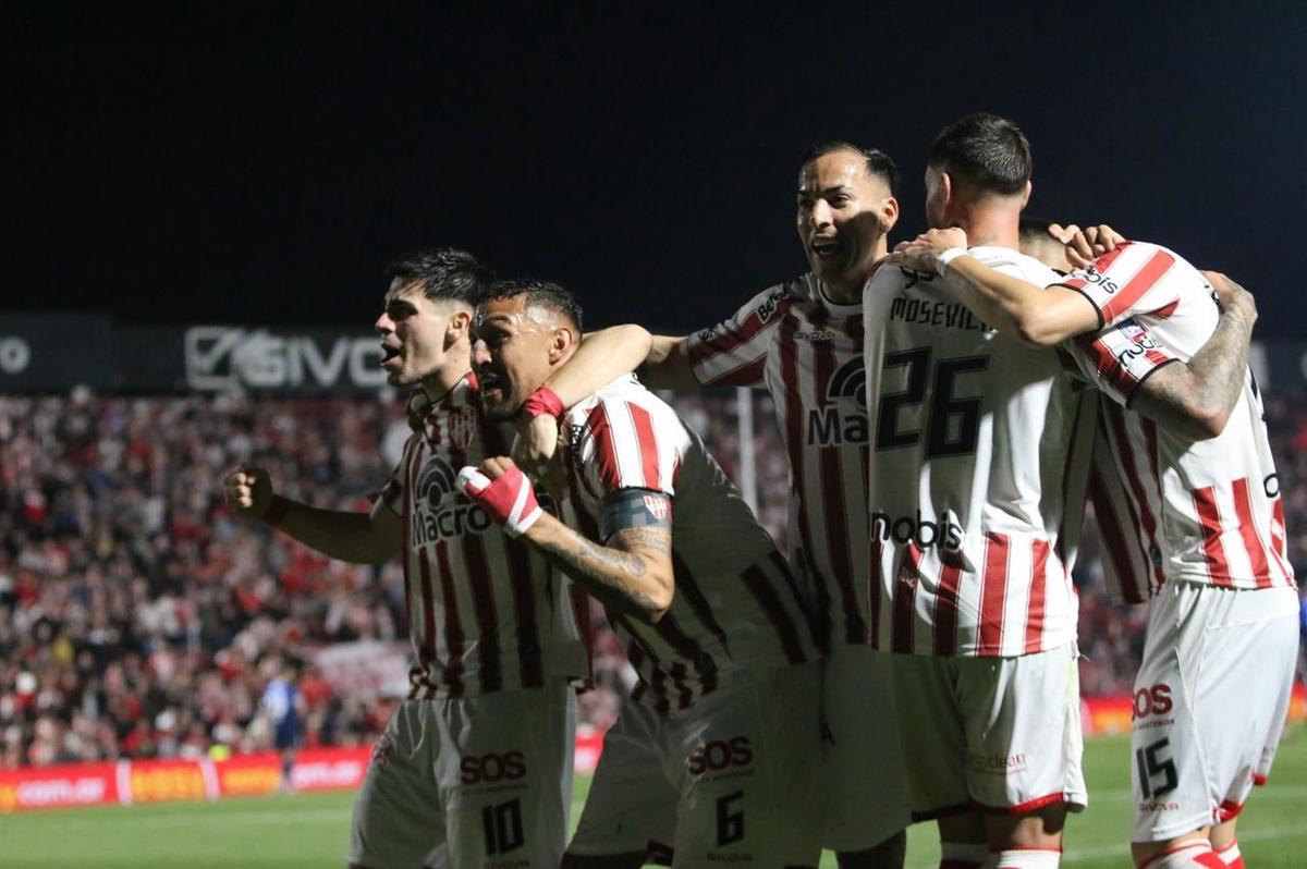 Instituto se quedó con el clásico en Alta Córdoba. (Foto: Daniel Cáceres/C3)
