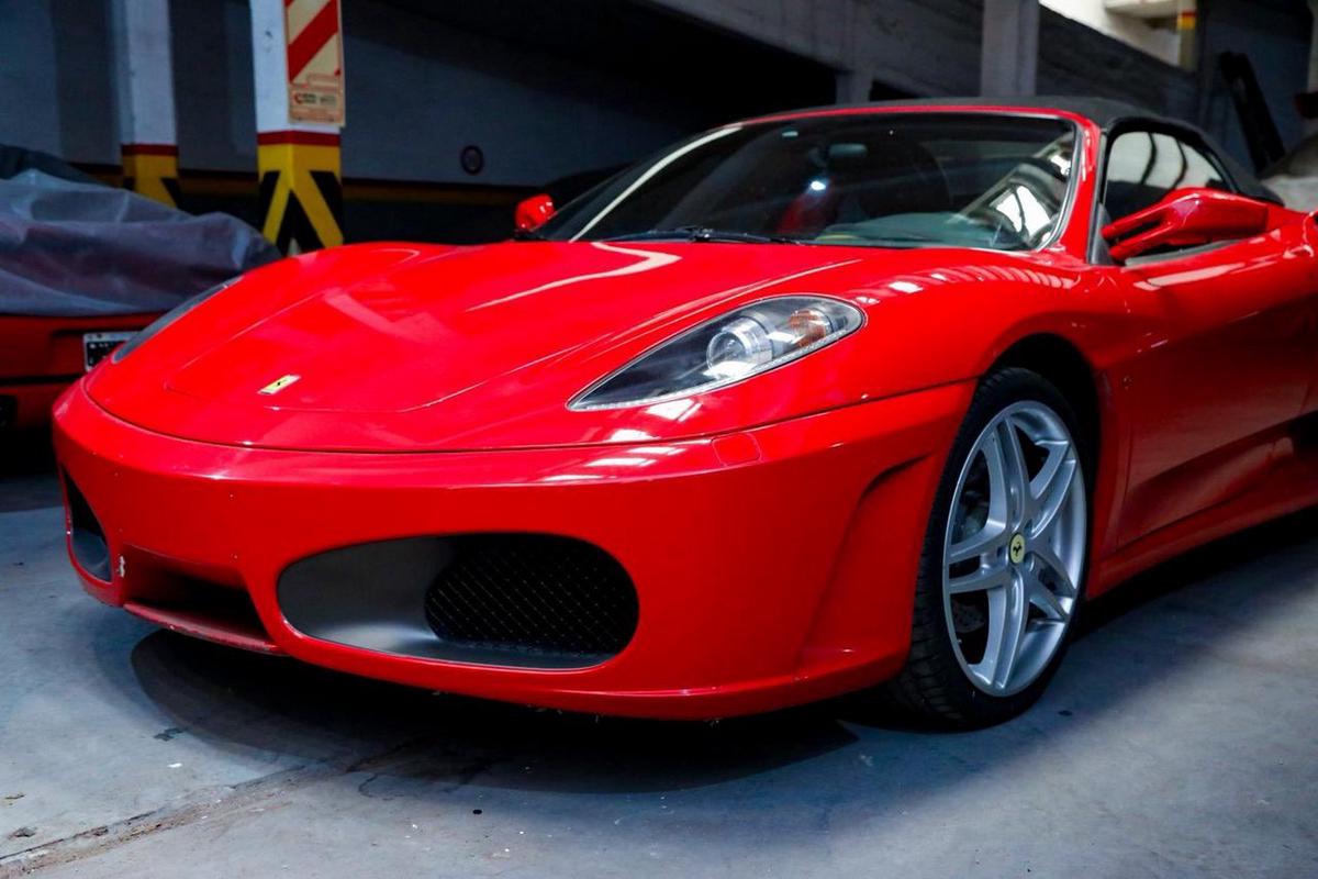 La Ferrari F430 que irá a subasta. (Foto: X)