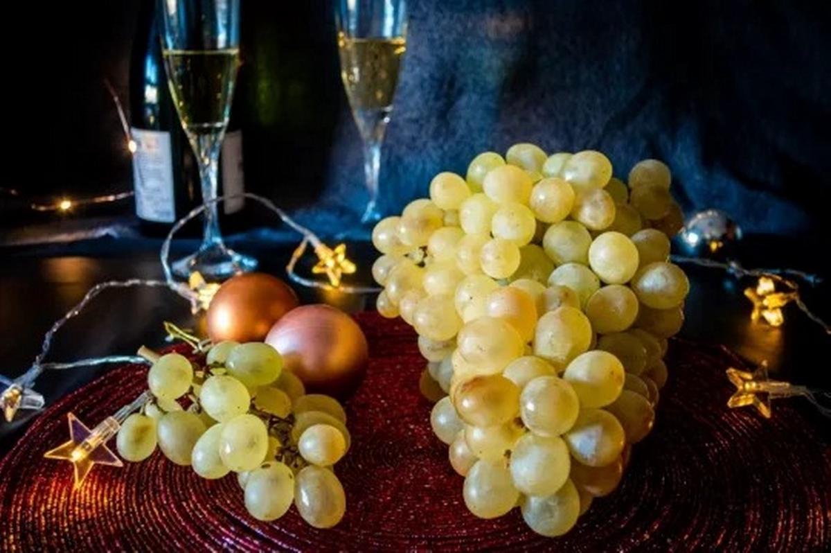 FOTO: La tradición de las 12 uvas en Año Nuevo: ¿qué significa?