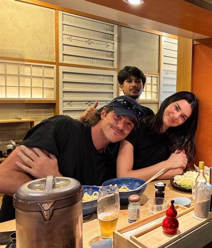 Kendall Jenner y Jacob Elordi muestran su amor en un viaje a Japón