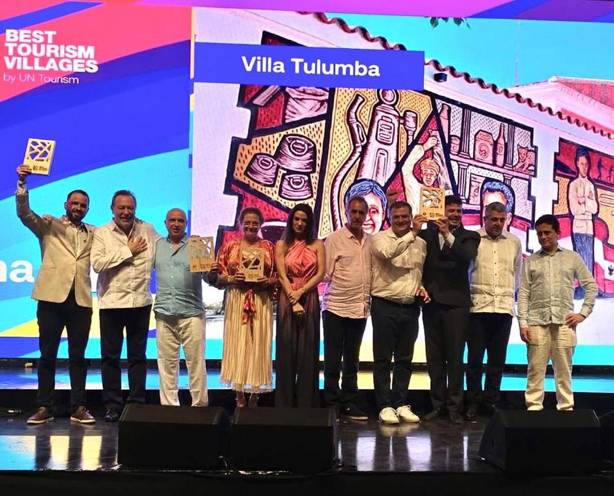 FOTO: El festejo del titular de la Agencia Córdoba Turismo y del intendente de Tulumba.