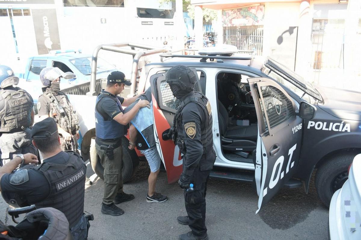 Detuvieron a un hombre armado cerca del estadio de Belgrano.