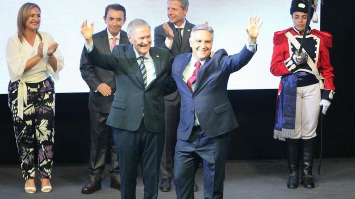 FOTO: Llaryora y Schiaretti en diciembre de 2023, durante la ceremonia de asunción