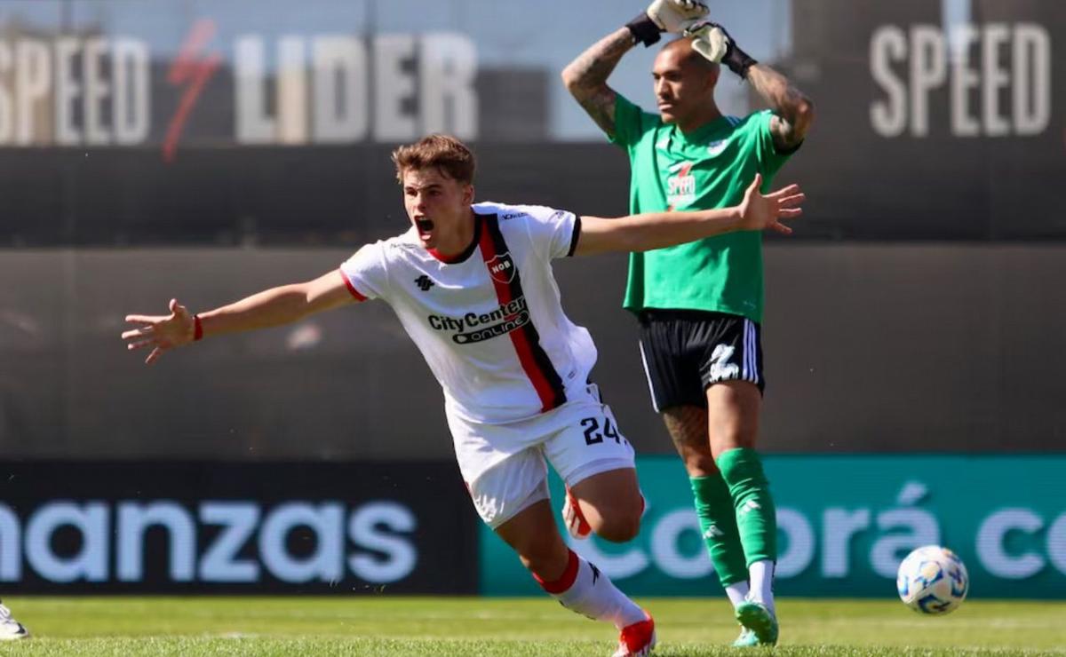 FOTO: Newell's recibe a Lanús tras un empate con sabor amargo ante Riestra. 