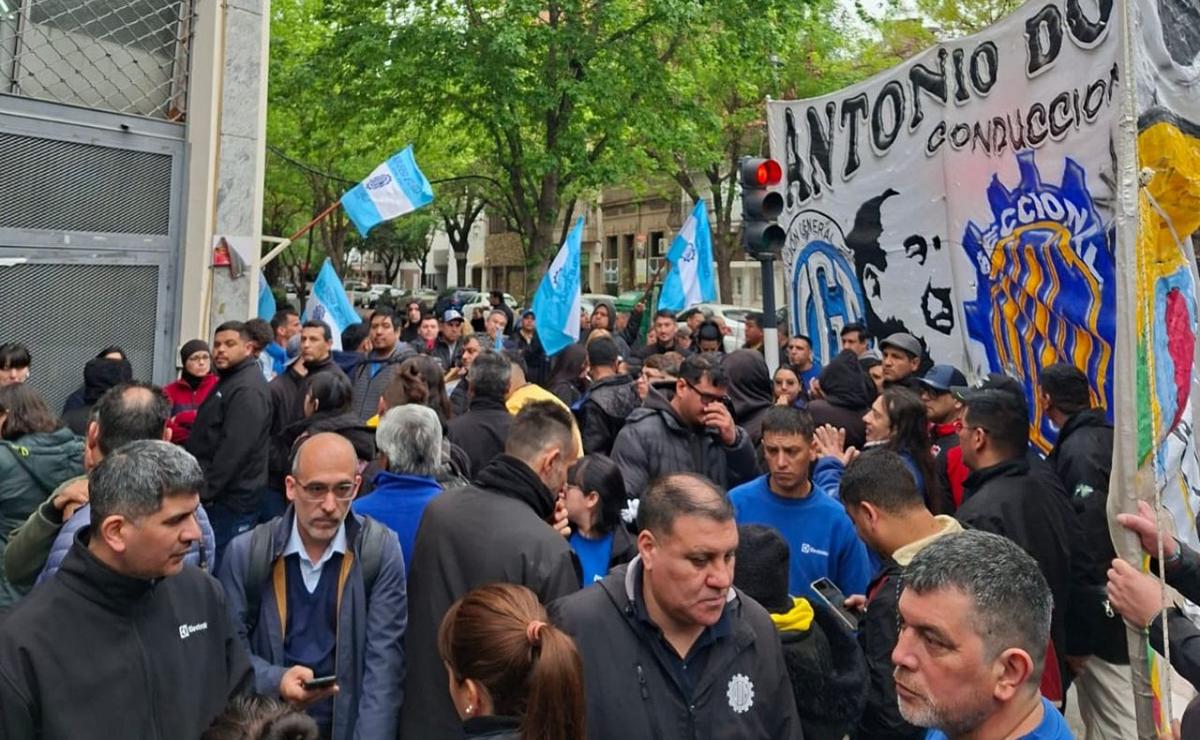 Protesta frente al Ministerio de Trabajo.