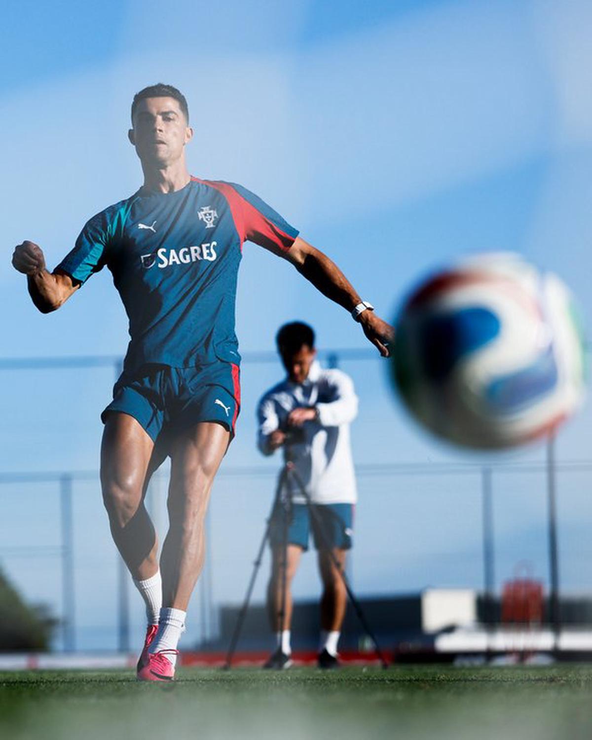 Cristiano Ronaldo durante un entrenamiento con la Selección de Portugal.