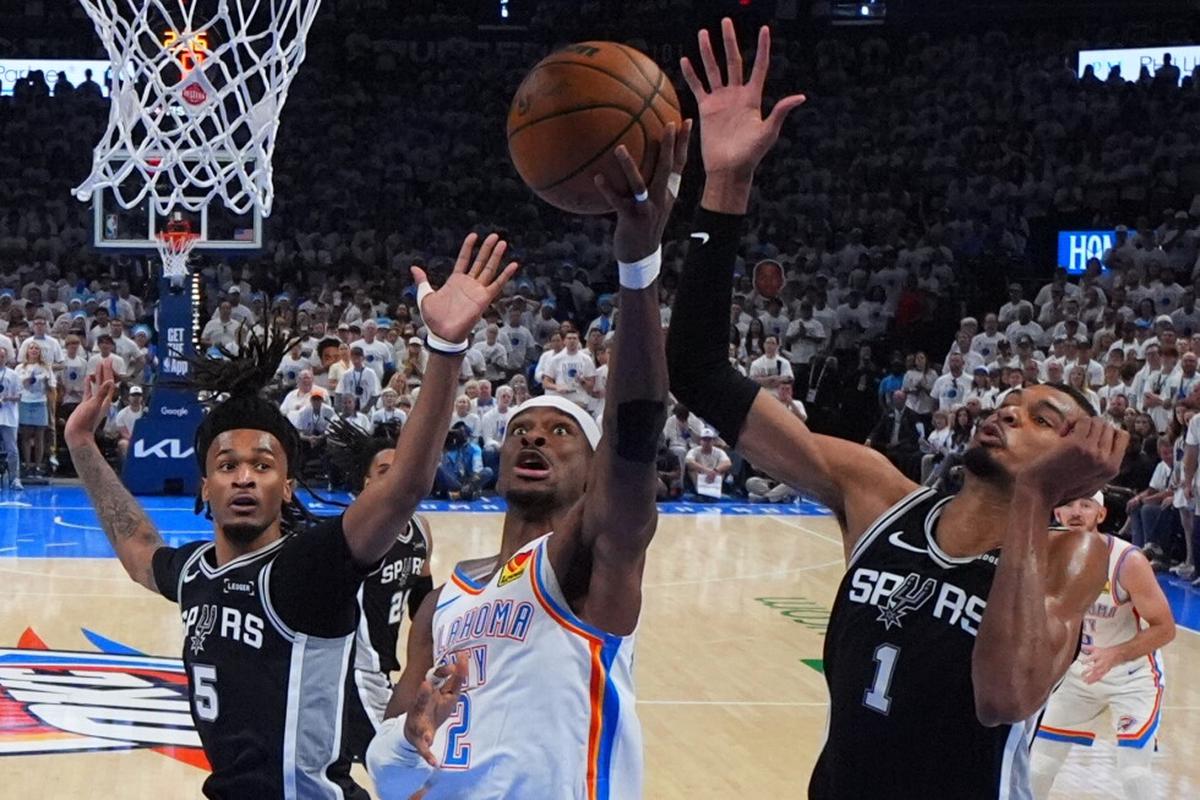 Thunder vence a Spurs 127-114 y queda a un triunfo de las Finales de la NBA