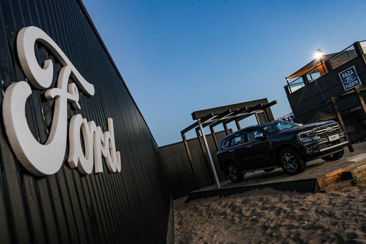 FOTO: Cadena3 en Pinamar en el anuncio de la llegada de la nueva Ford Everest al pais