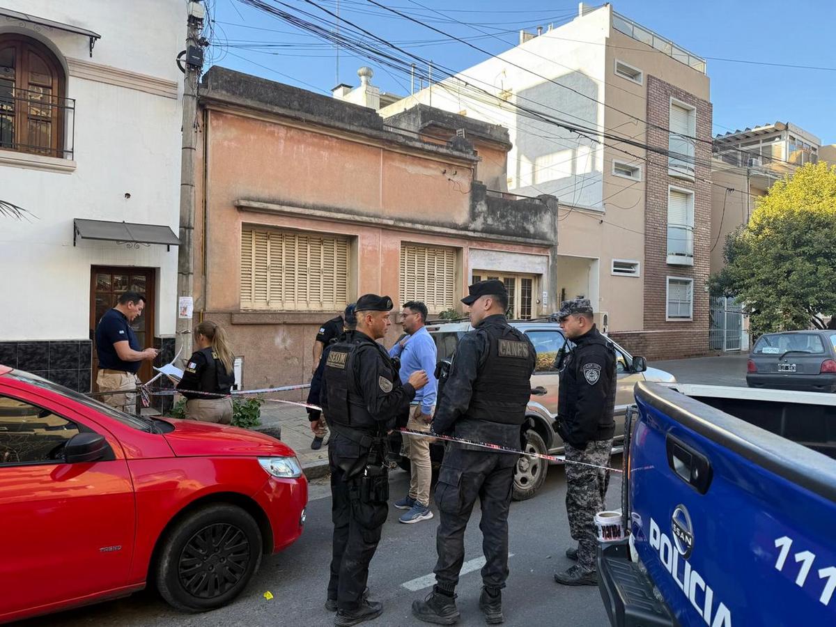 Allanan la casa del principal sospechoso de la desaparición de Agostina. (C3)