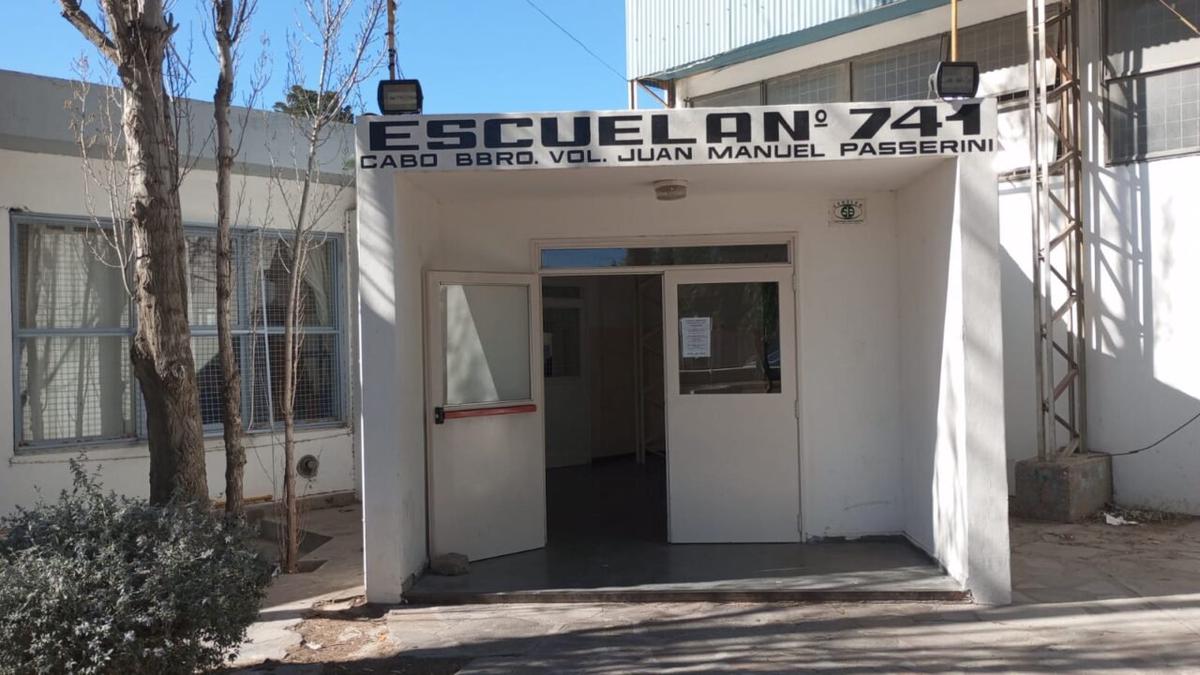 Puerto Madryn: allanamiento a un joven por crear serie porno animé con rostros de compañeras