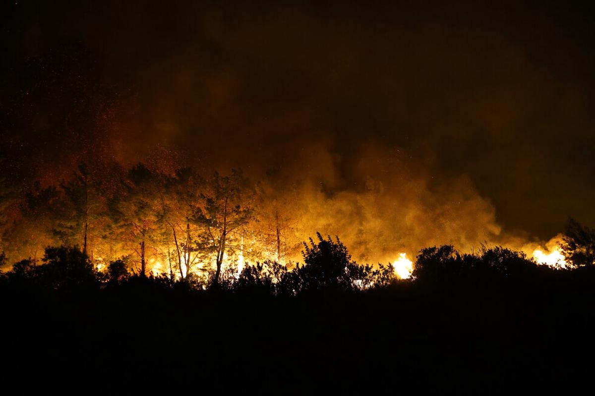 Bombero voluntario muere en Turquía mientras luchaba contra un incendio