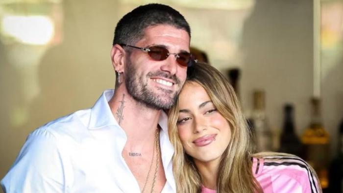 Se filtró la invitación de boda de Tini Stoessel y Rodrigo de Paul para diciembre