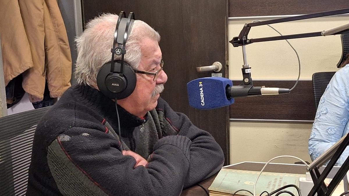 Rolando Lucero, en los estudios de Cadena 3 en Mendoza.