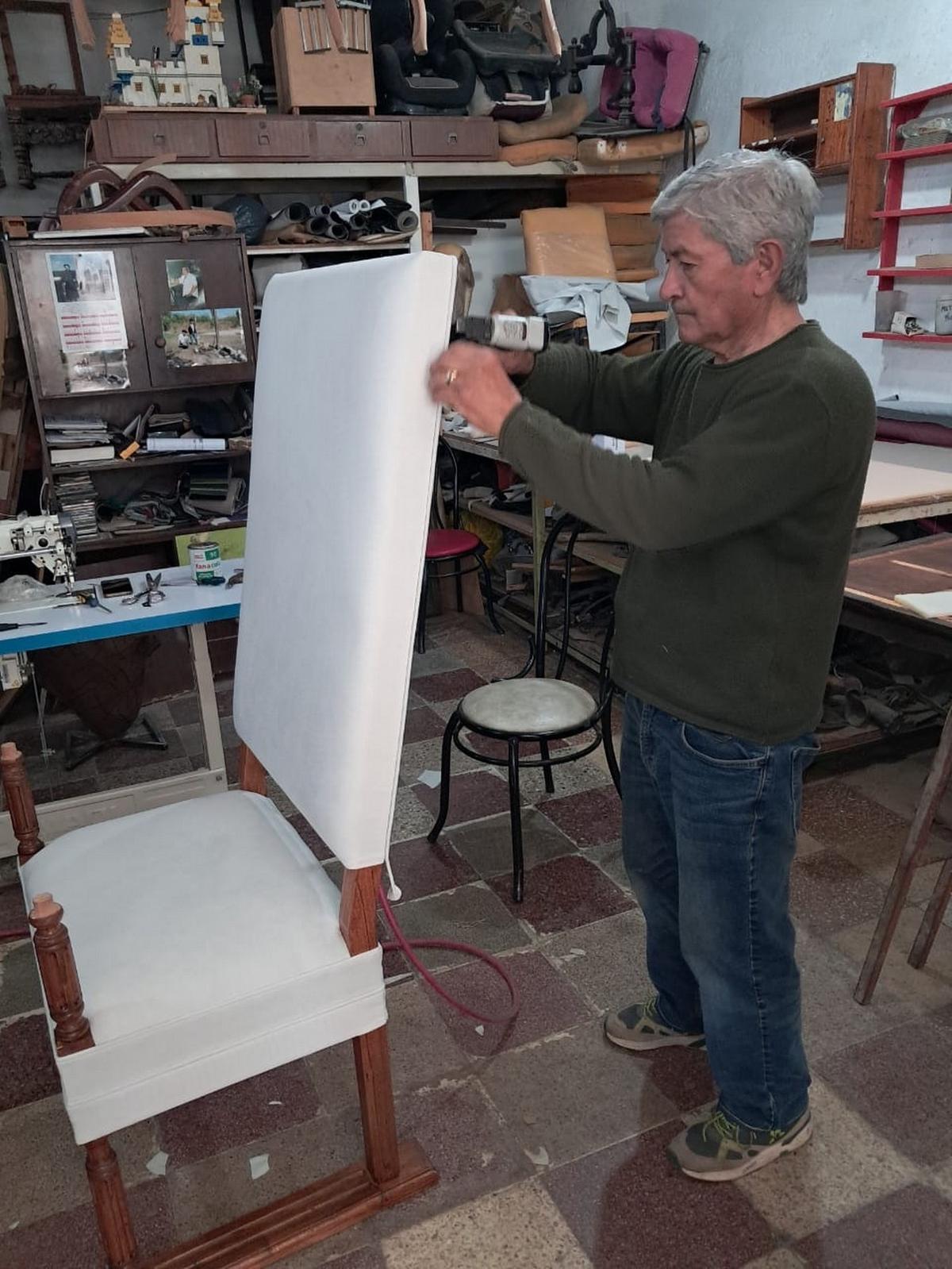 El tapicero que vistió las sillas del Papa