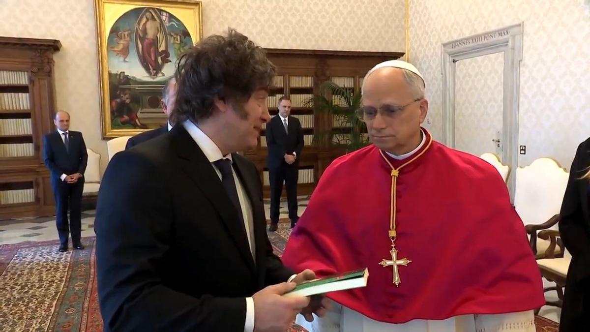 Javier Milei y el papa León XIV.