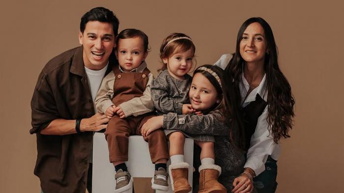 El inesperado disfraz del Chino Herrera para el cumpleaños de sus mellizos
