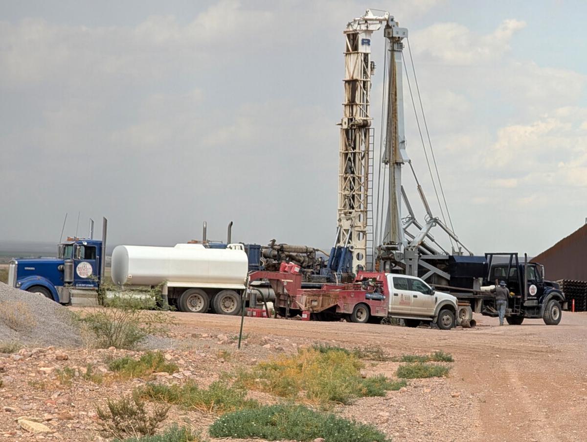 Gobierno de EEUU ordena a contratistas dejar de perforar pozos para muro fronterizo en Nuevo México