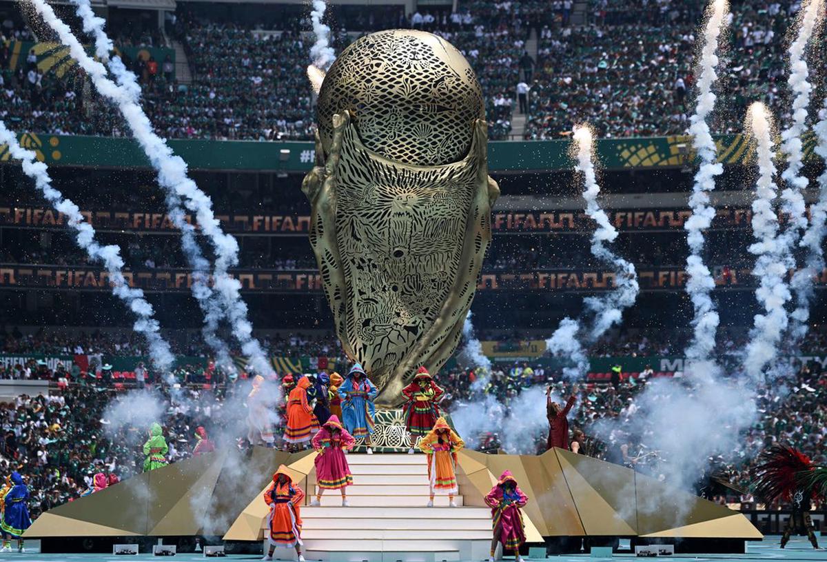El color mexicano en las afueras del Estadio Azteca.
