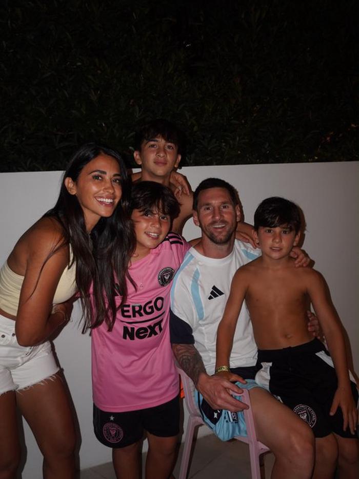 El emotivo reencuentro de Antonela Roccuzzo y Leo Messi tras el partido