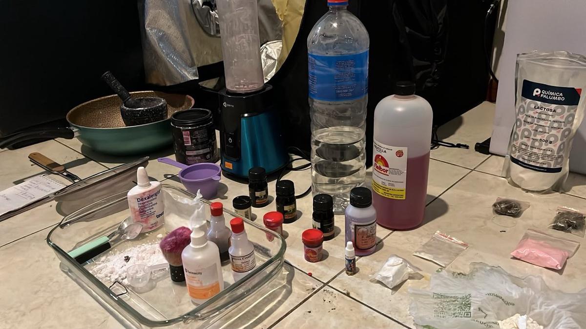 Desbaratan en Villa Crespo laboratorio de drogas sintéticas de un dealer venezolano
