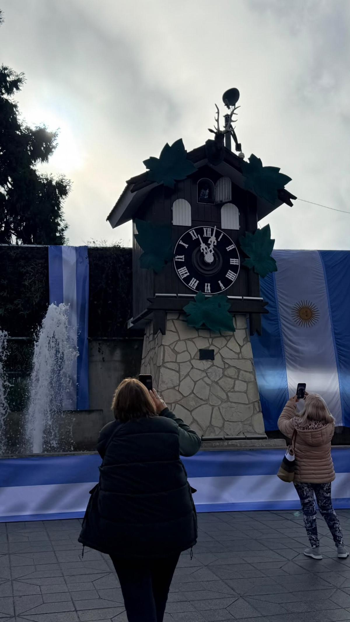 El Cucú se puso la celeste y blanca.