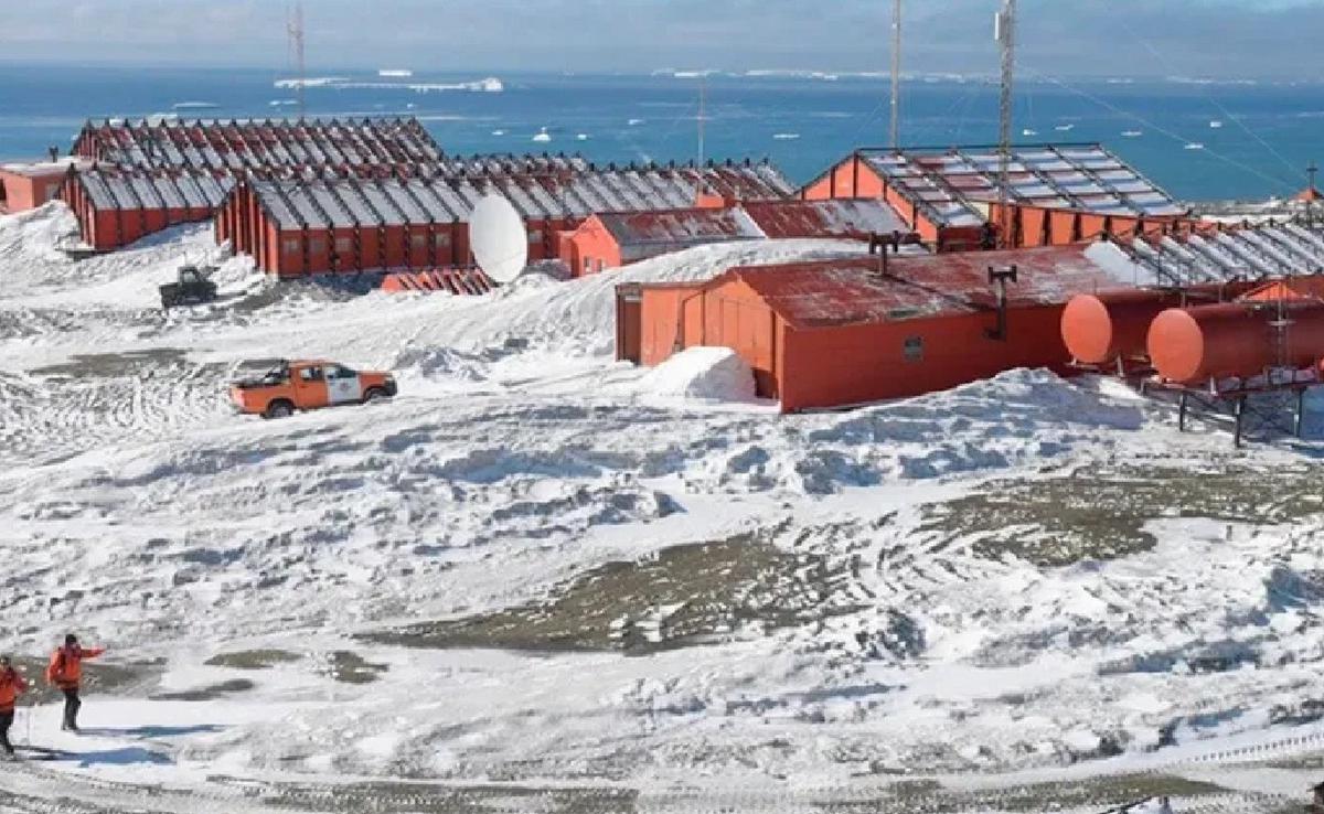 Llevan varados en la Antártida hace 20 días y aún no saben cuando volverán.