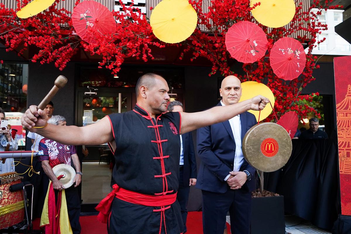 Nuevo local McDonald’s en el Barrio Chino