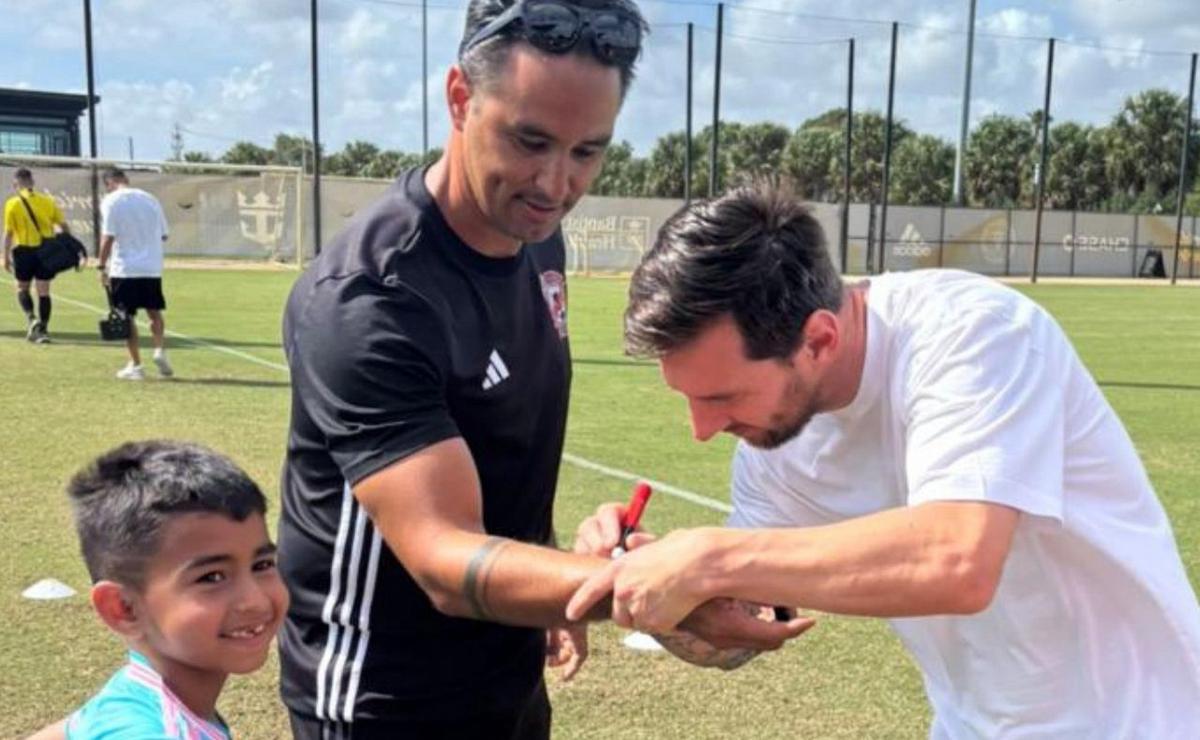 El momento en el que Messi apareció en la cancha.