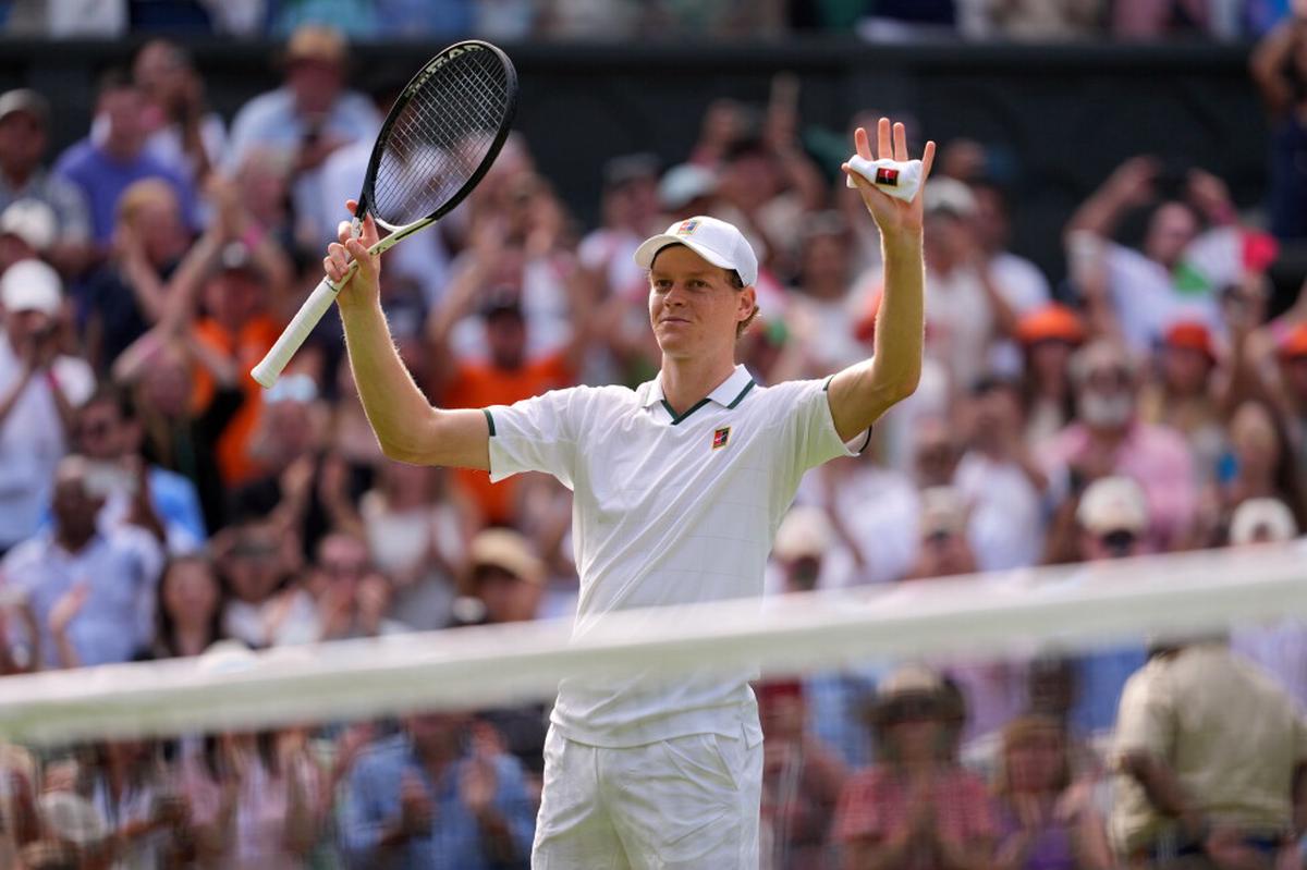 Jannik Sinner se baja del US Open por una lesión de rodilla