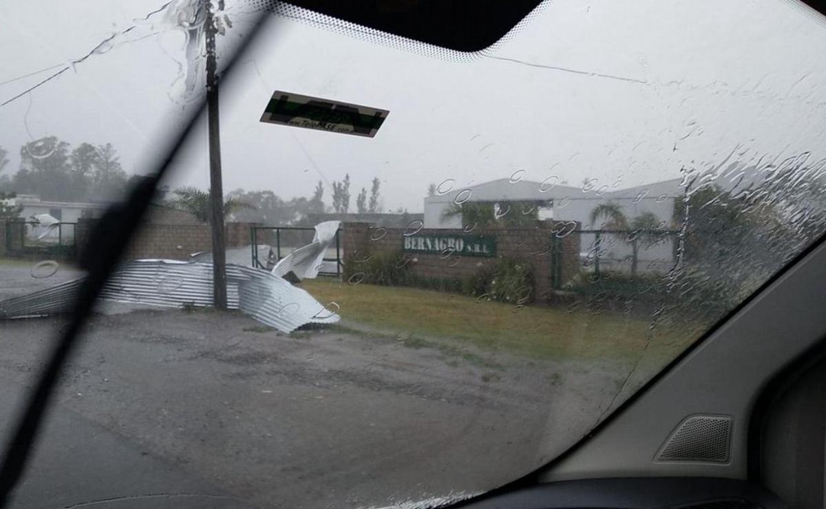 FOTO: Una cola de tornado azotó Ordóñez, al sur de Córdoba (Foto: Voces de la Isla).