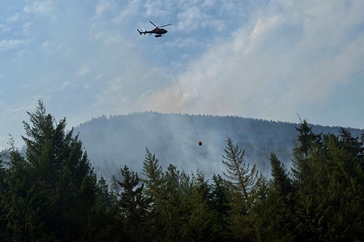Incendio forestal en Canadá que obligó a huir a 20.000 personas podría ser la