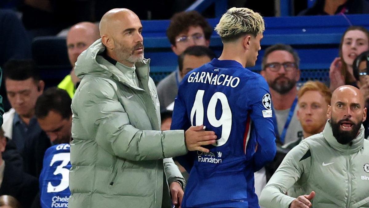 Enzo Maresca junto a Alejandro Garnacho.