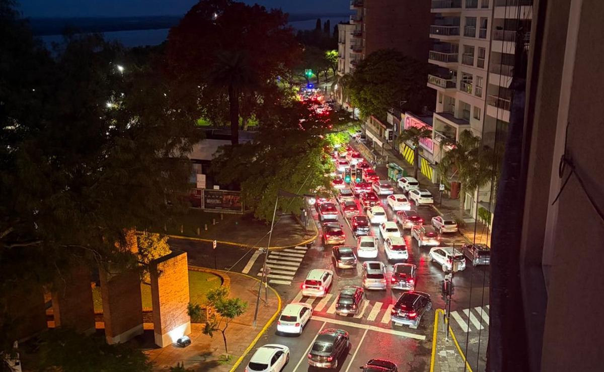 La zona del bajo, colapsada por un siniestro vial.