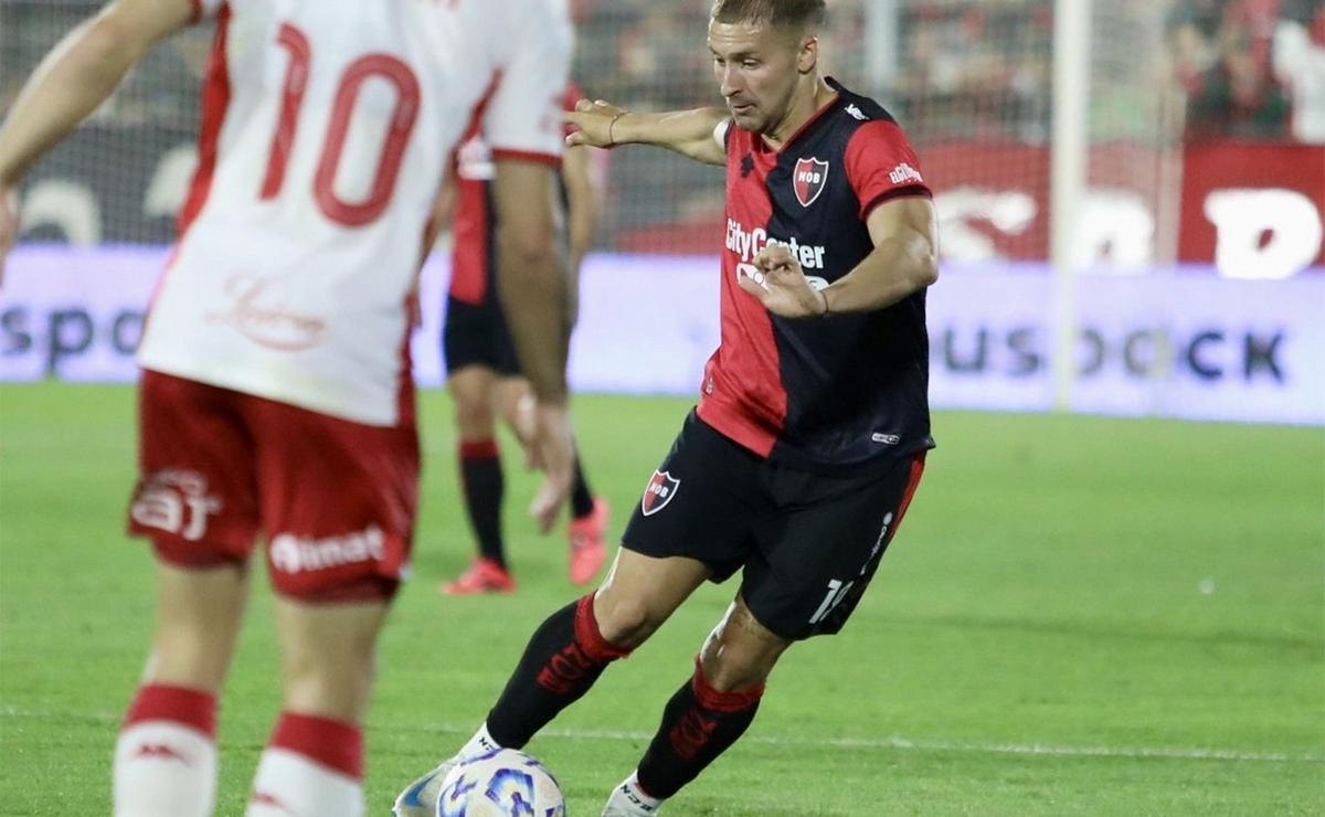 FOTO: Newell's vs. Huracán. Liga Profesional 2024. 