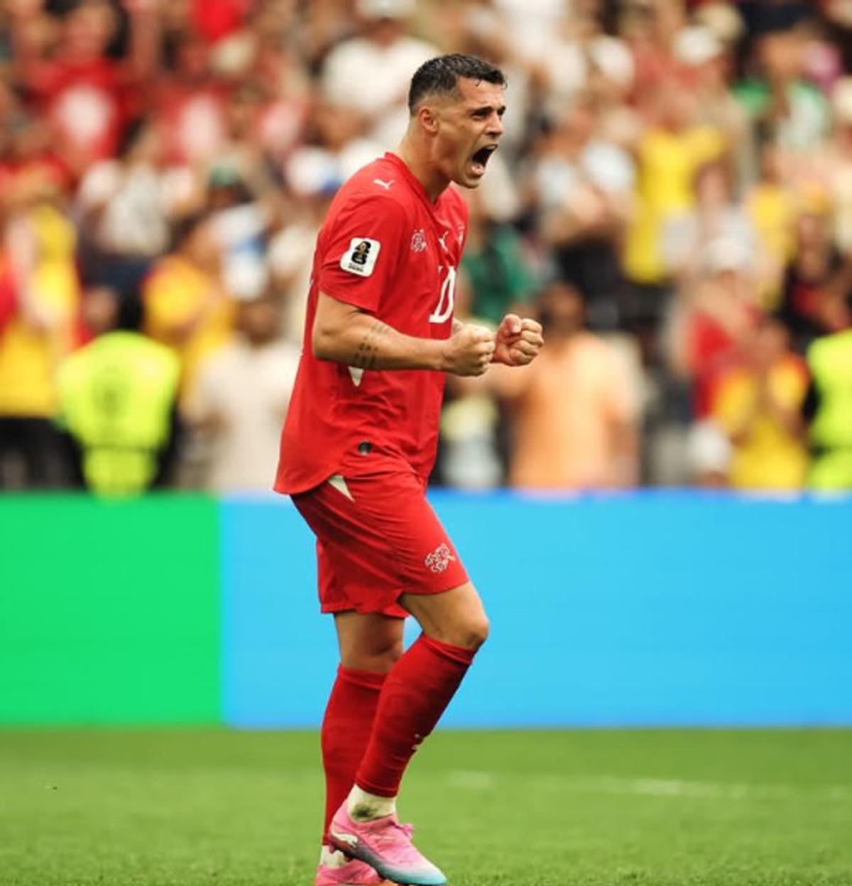Granit Xhaka festeja el pase a cuartos de final.