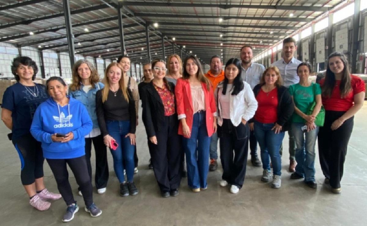 FOTO: Mujeres creando futuro, comunidad que trabaja para el desarrollo económico.