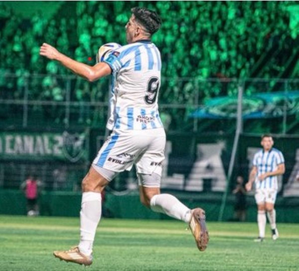 Chavarría, el artillero de Racing