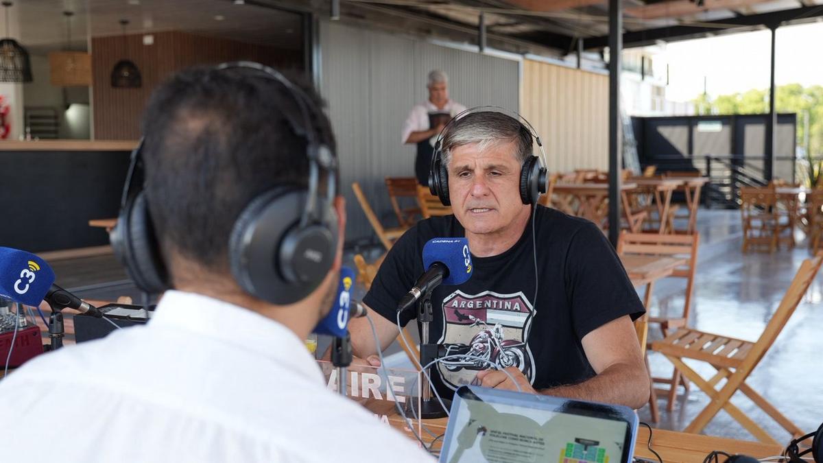 FOTO: Raúl Cardinali, intendente de Cosquín, en Viva la Radio.