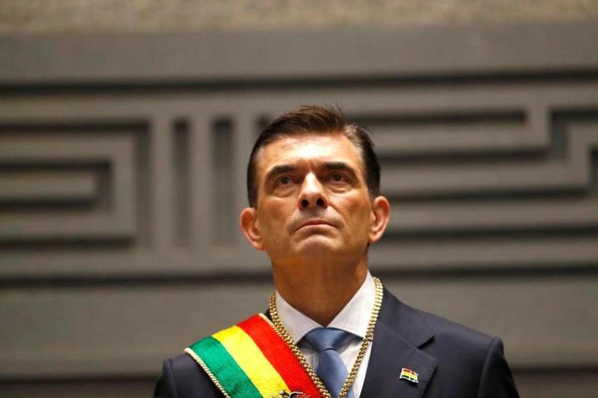 El presidente boliviano, Rodrigo Paz, reacciona durante su ceremonia de juramentación en la Asamblea Legislativa Plurinacional, en La Paz, Bolivia, el 8 de noviembre de 2025.