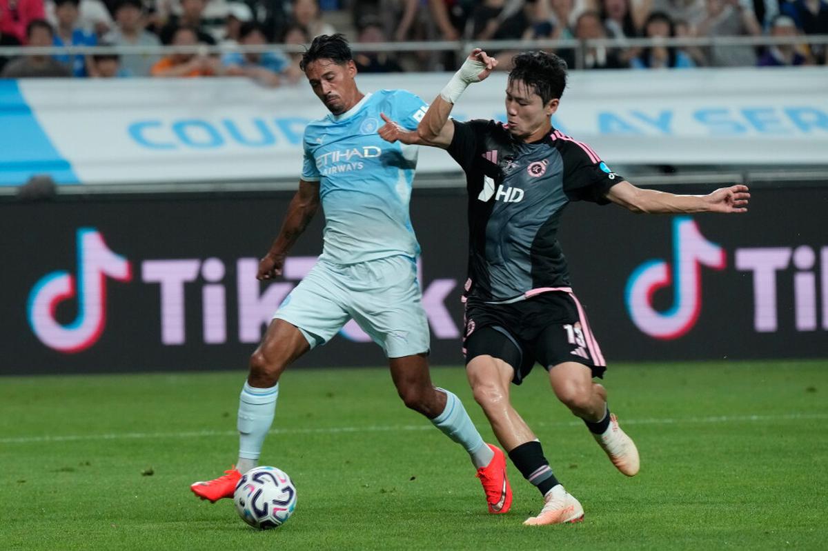Manchester City vende a Reijnders a club saudí tras salida de Rodri y busca a Bouaddi en el medio