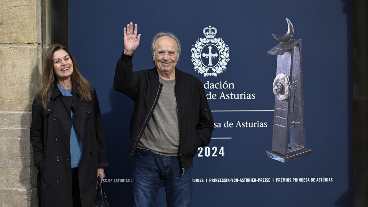 FOTO: Joan Manuel Serrat recibió el premio Princesa de Asturias