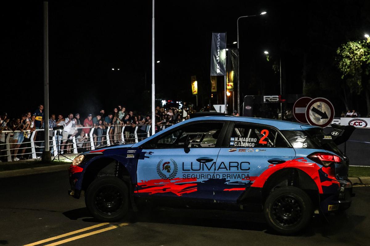 FOTO: Nico Madero y César Luengo con el Hyundai i20 dando espectáculo