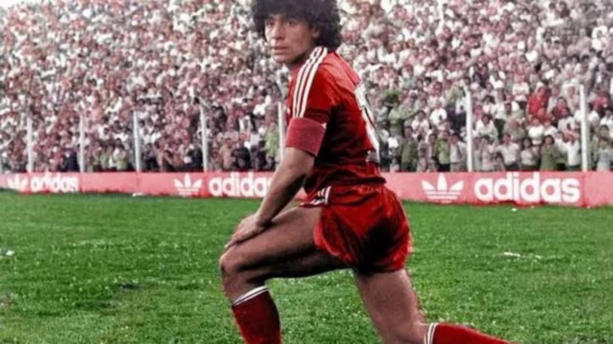 Siendo un adolescente, el mito de Diego Armando Maradona comenzó en