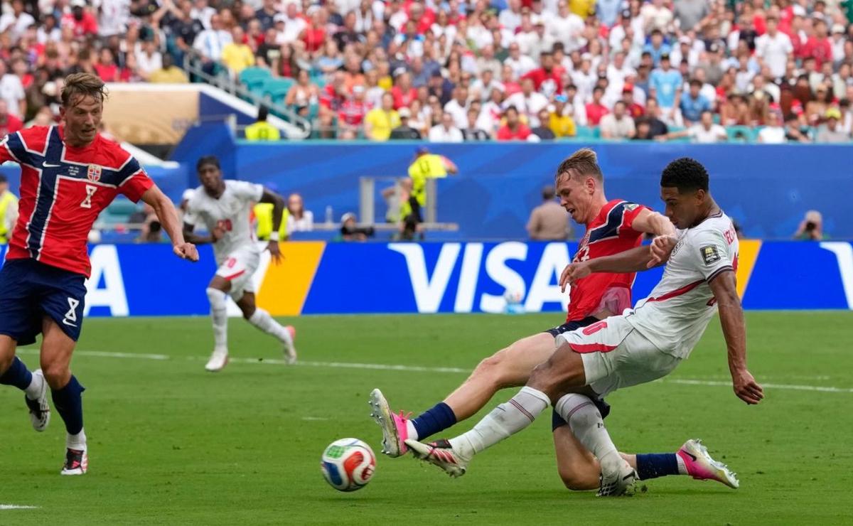 Noruega e Inglaterra disputan un exigente duelo. (Foto: AP)