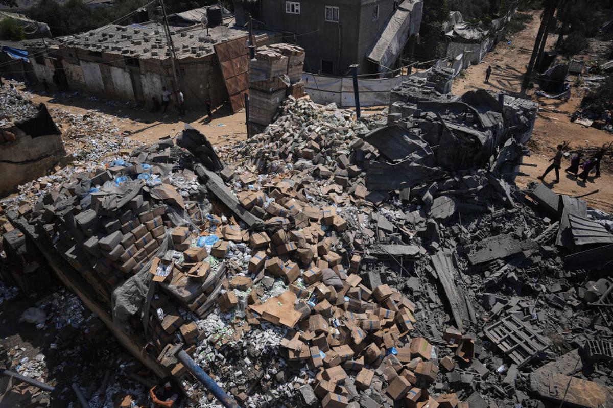 Londres advierte a Israel contra retirada de centro para alto el fuego y otras noticias de O. Medio