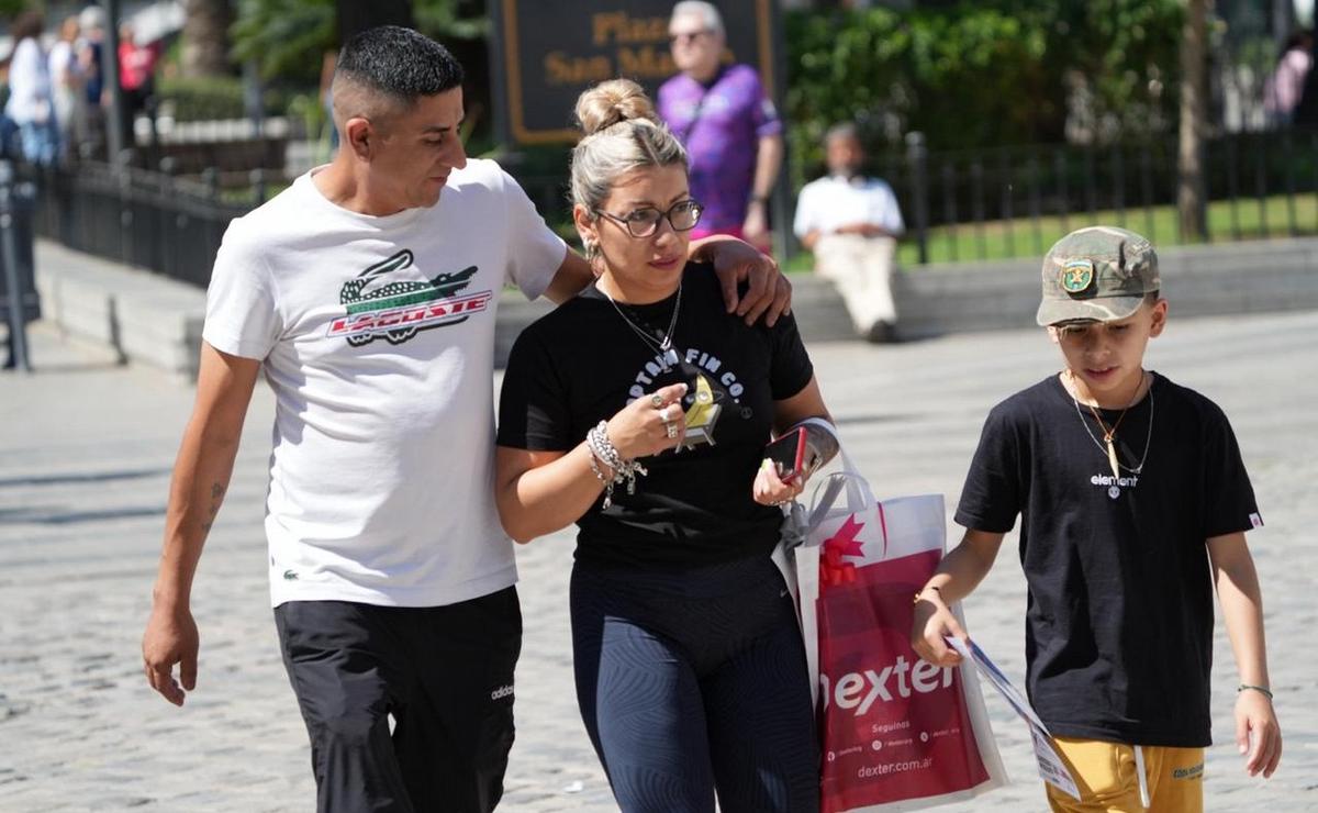 FOTO: Intenso movimiento en Córdoba por el Día de la Madre. (Foto: Daniel Cáceres/Cadena 3)