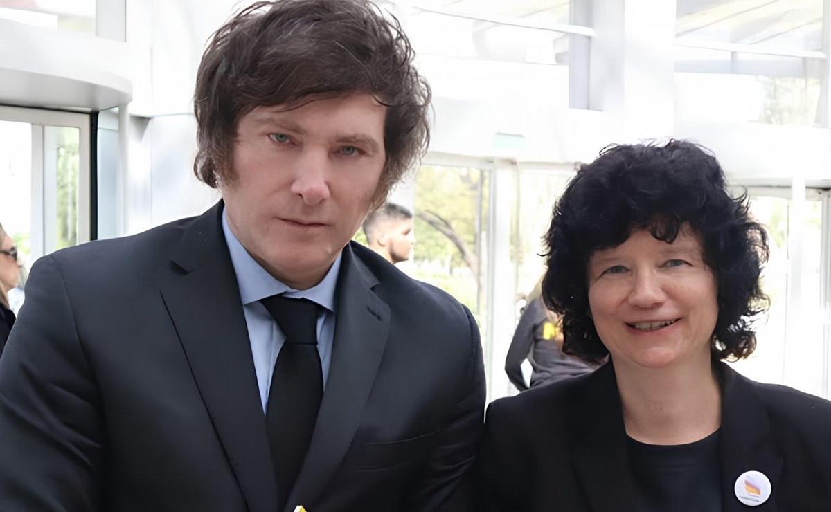La diputada Silvia Malfesi junto a Javier Milei.
