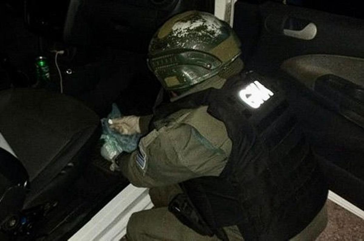 Rosario: encuentran cocaína en la guantera de un automóvil